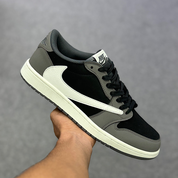 کتونی نایک ترویس طوسی